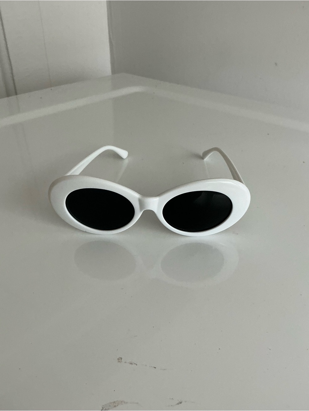 White Oval Women's Sunglasses - Classic Retro Style